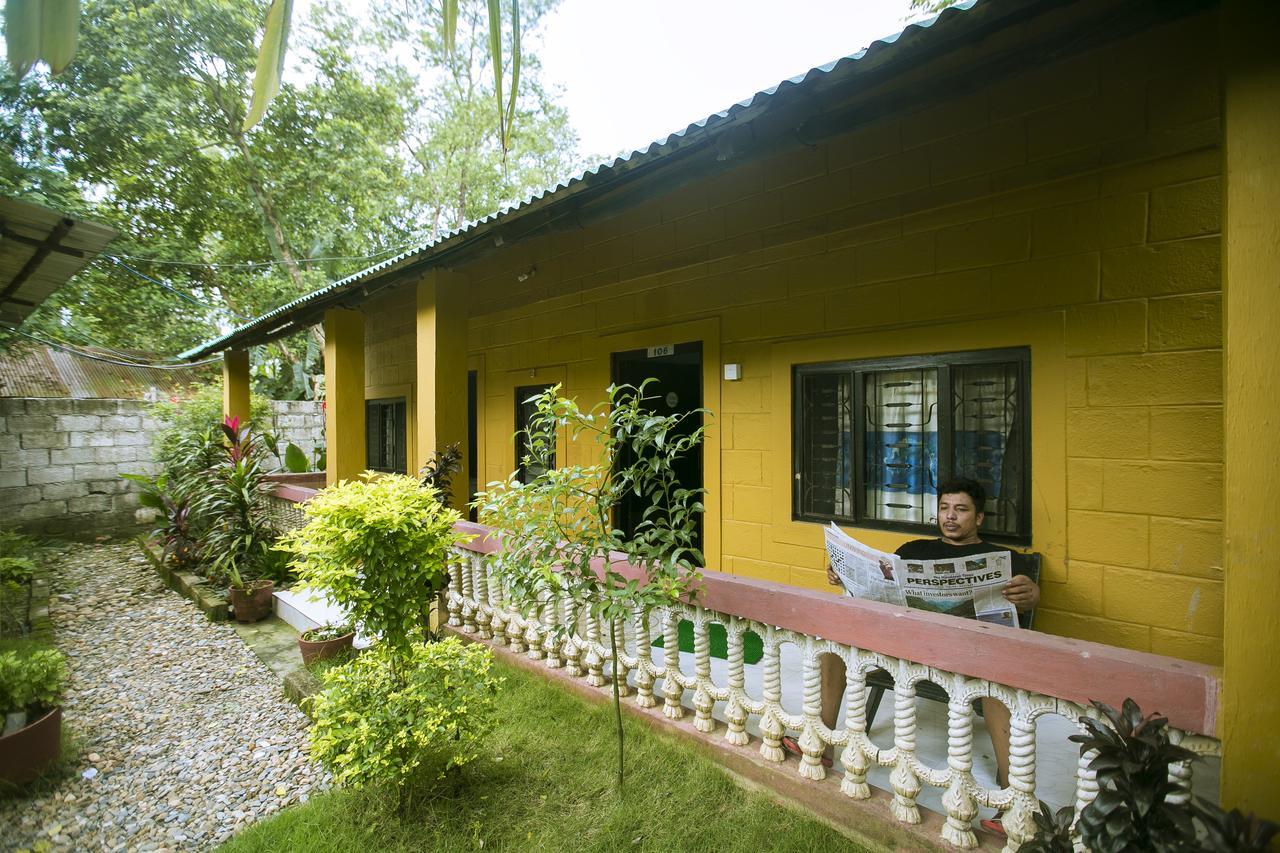 Sauraha Nana Hotel Esterno foto