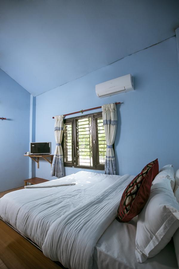 Sauraha Nana Hotel Esterno foto