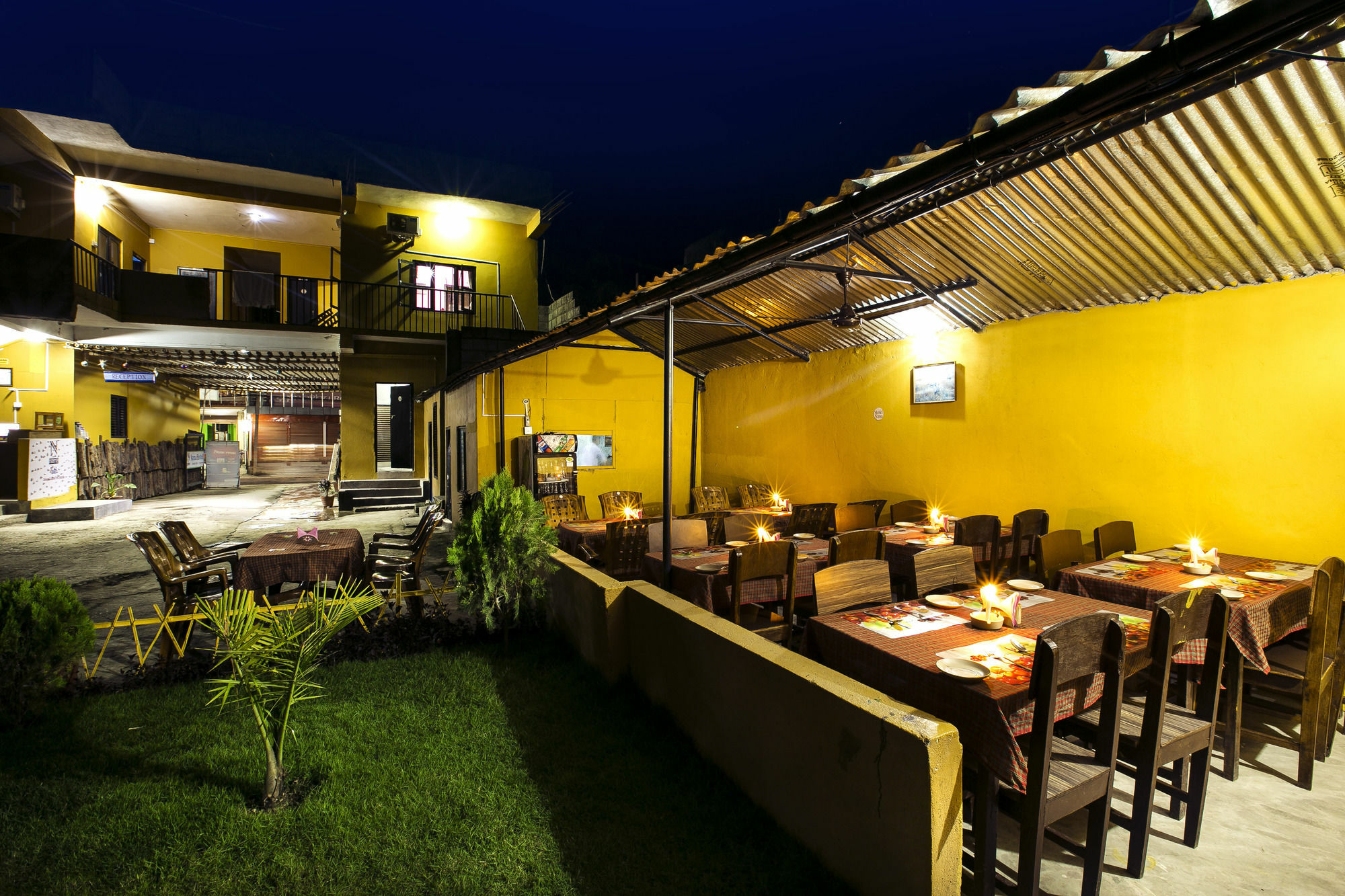 Sauraha Nana Hotel Esterno foto