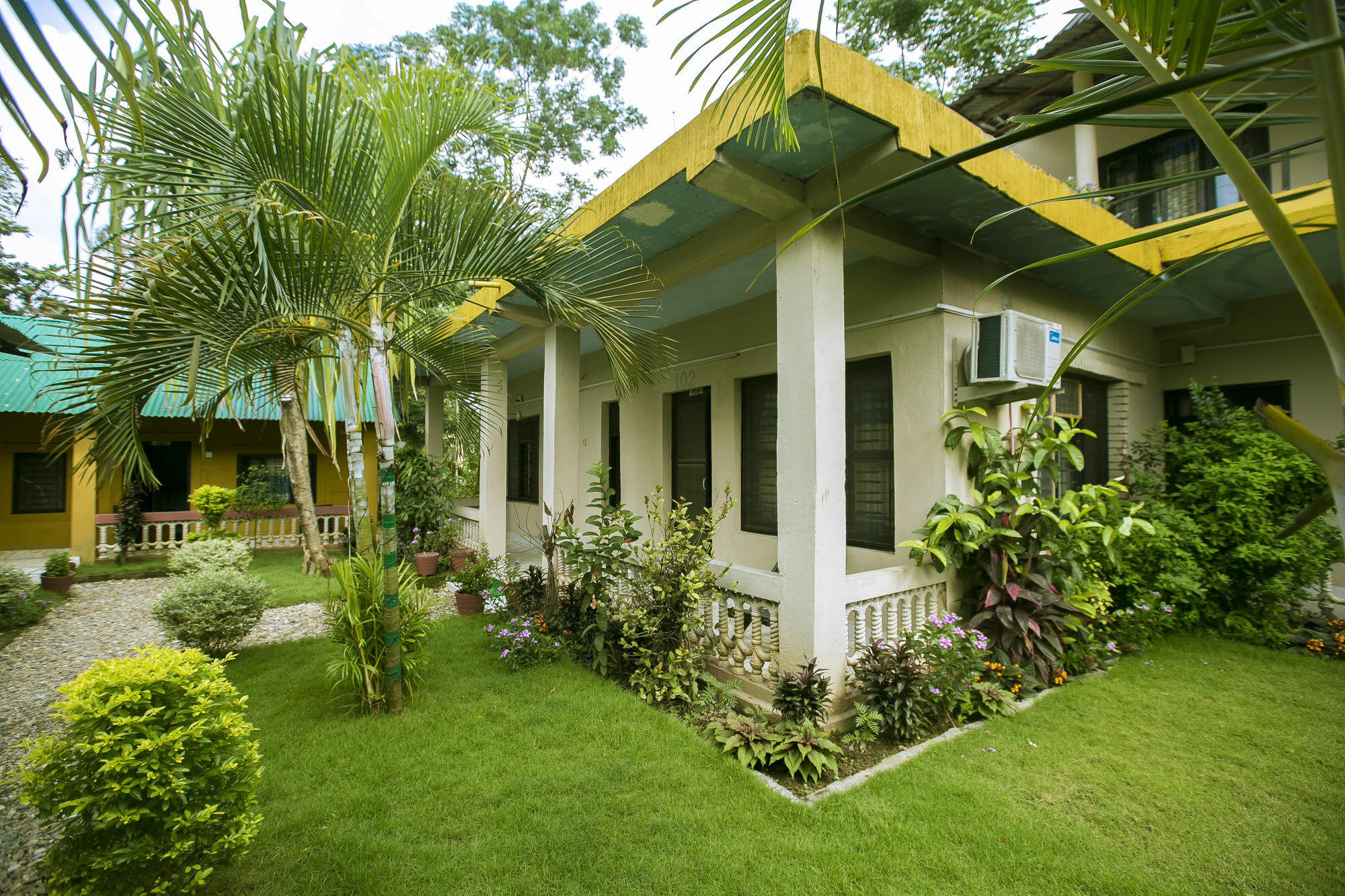 Sauraha Nana Hotel Esterno foto